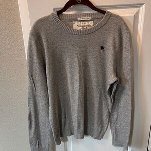 Abercrombie & Fitch Classic Gray Crewneck Sweater size S